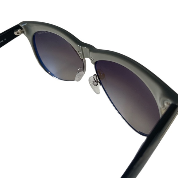Tom Ford Women’s Sunglasses TF365 Leona Cat Eye Grey Silver Lens Brown Gradient - Picture 7 of 13